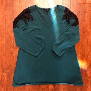 Cable &Gauge sweater w lace accents